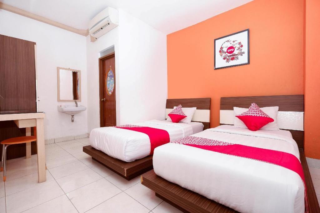 โอโย 1251 เรสซิเดนซ์ 8 Hotel เซอมารัง ภายนอก รูปภาพ