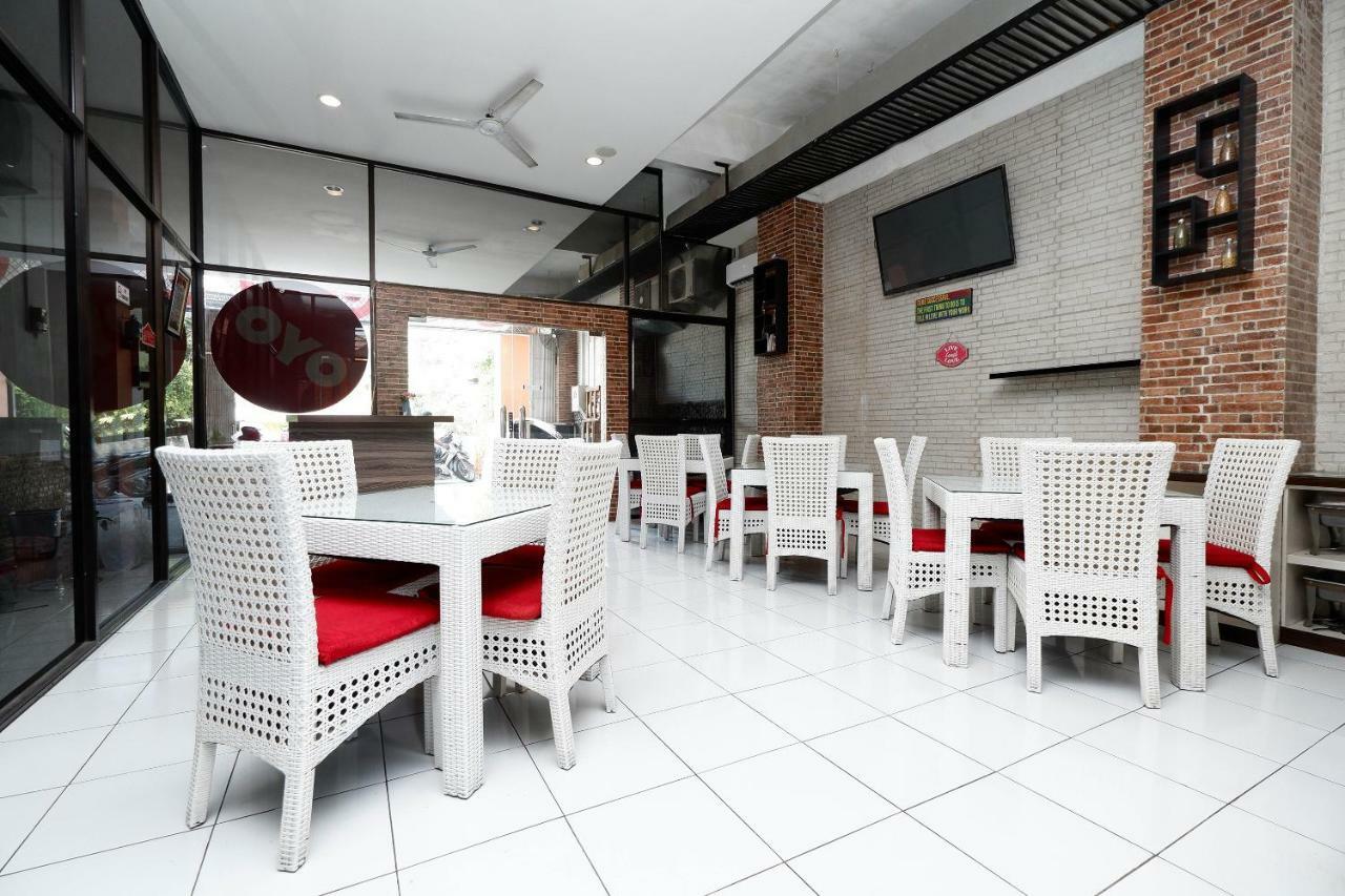 โอโย 1251 เรสซิเดนซ์ 8 Hotel เซอมารัง ภายนอก รูปภาพ